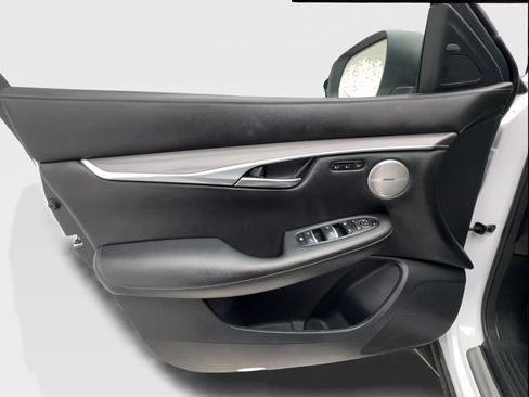 Used 2023 INFINITI QX50 Luxe FWD image 21