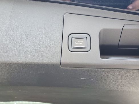 Certified 2022 Cadillac XT5 Premium Luxury image 49