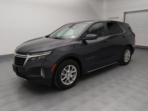 Used 2023 Chevrolet Equinox LT w/ Driver Convenience Package image 2