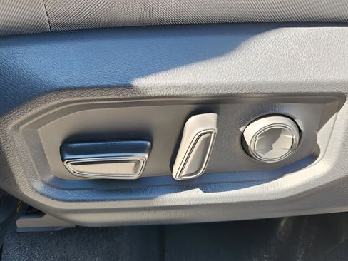 New 2025 Toyota Tundra SR image 13