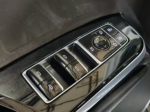Used 2025 Cadillac Escalade Sport Platinum w/ LPO, ONYX Package AWD/4WD image 33