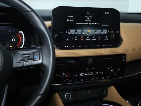 Used 2021 Nissan Rogue Platinum image 27