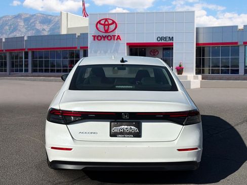 Used 2025 Honda Accord SE image 4