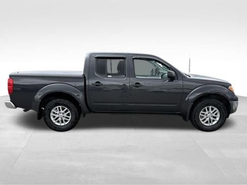 Used 2014 Nissan Frontier SV image 9