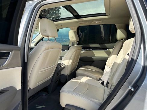 Used 2020 Cadillac XT6 Premium Luxury image 11