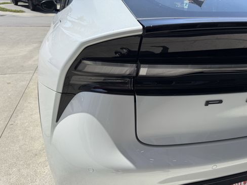 Certified 2025 Toyota Prius Plug-In Hybrid image 31