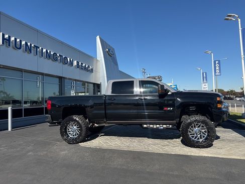 Used 2019 Chevrolet Silverado 2500 LTZ w/ Duramax Plus Package image 3
