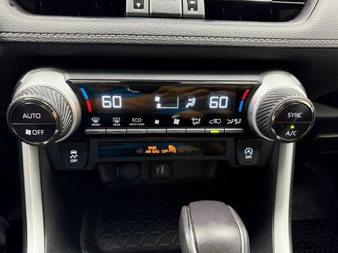 Used 2023 Toyota RAV4 XLE Premium image 18