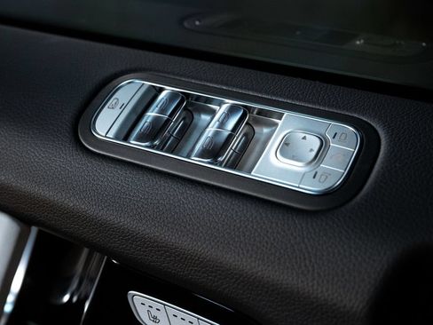 Used 2025 Mercedes-Benz G 63 AMG 4MATIC image 33