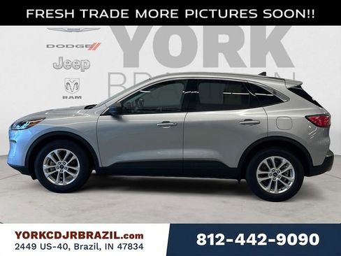 Used 2022 Ford Escape SE w/ Convenience Package FWD image 2
