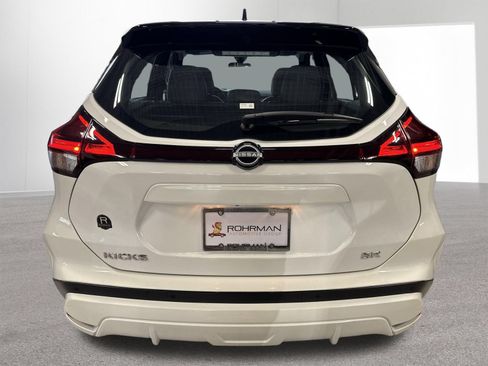 Used 2023 Nissan Kicks SR w/ SR Premium Package FWD image 38