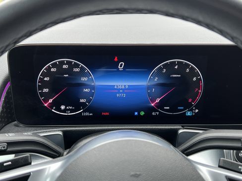 Certified 2025 Mercedes-Benz GLB 250 4MATIC image 21