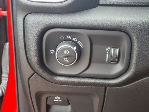 Used 2023 RAM 1500 Big Horn AWD/4WD image 14