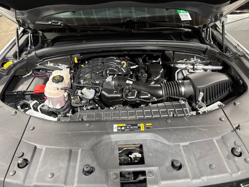 Used 2022 Jeep Grand Cherokee Limited AWD/4WD image 28