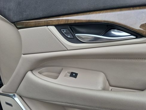 Certified 2019 Cadillac Escalade Luxury RWD image 30