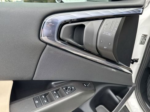 Certified 2025 BMW X3 xDrive30i w/ Premium Package image 17