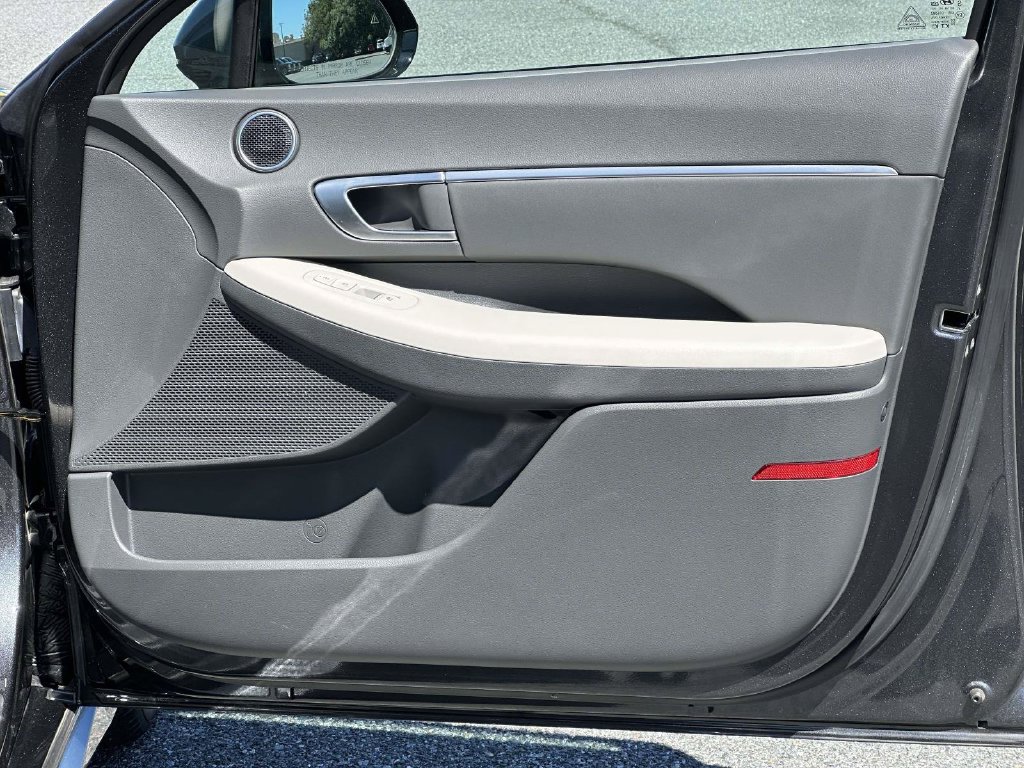 Certified 2024 Hyundai Sonata SEL w/ Convenience Package FWD image 8