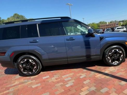 Used 2025 Hyundai Santa Fe SEL image 2