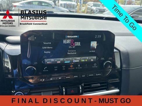 Used 2023 Nissan Pathfinder SL AWD/4WD image 31