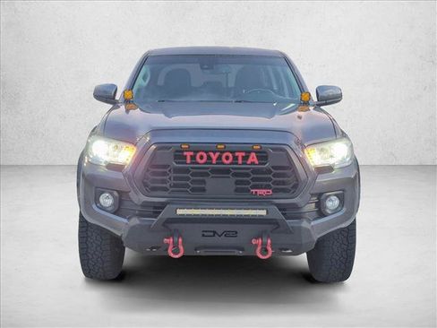 Used 2019 Toyota Tacoma SR5 RWD image 2
