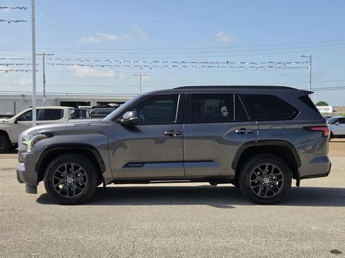 Used 2023 Toyota Sequoia Platinum AWD/4WD image 6