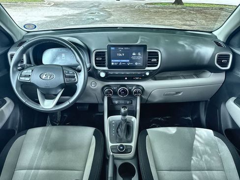 Used 2025 Hyundai Venue SEL FWD image 24