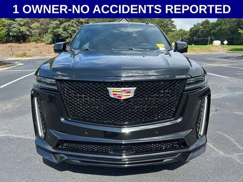Used 2024 Cadillac Escalade ESV V w/ LPO, Floor Liner Package AWD/4WD image 15