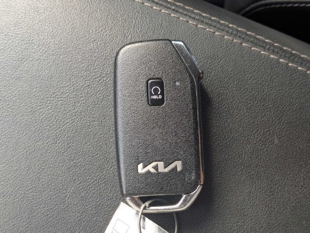 Used 2023 Kia Sorento S FWD image 33