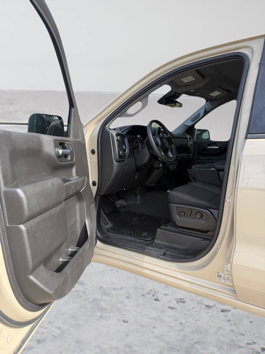 Used 2023 Chevrolet Silverado 1500 Custom Trail Boss AWD/4WD image 2