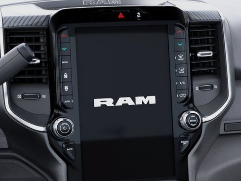 New 2025 RAM 5500 4x4 Regular Cab image 18