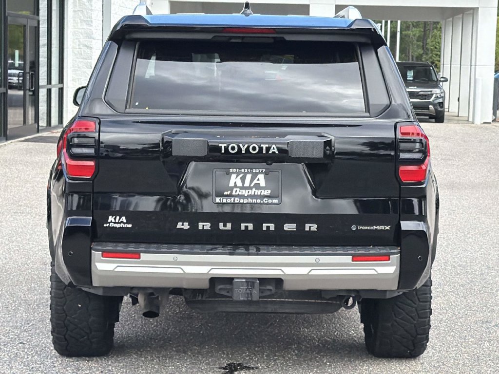 Used 2025 Toyota 4Runner Limited AWD/4WD image 31