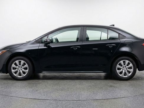 Used 2025 Toyota Corolla LE FWD image 5