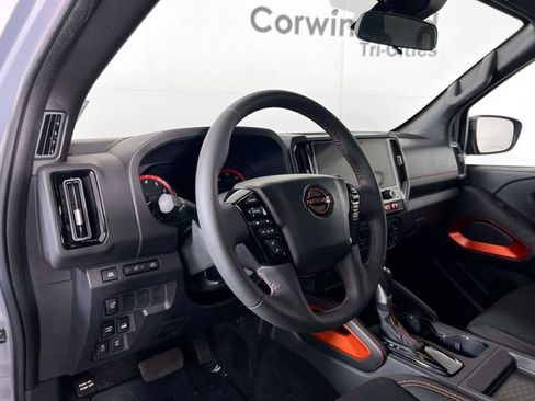 Used 2025 Nissan Frontier PRO-4X AWD/4WD image 4