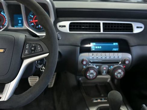 Used 2015 Chevrolet Camaro Z/28 RWD image 48