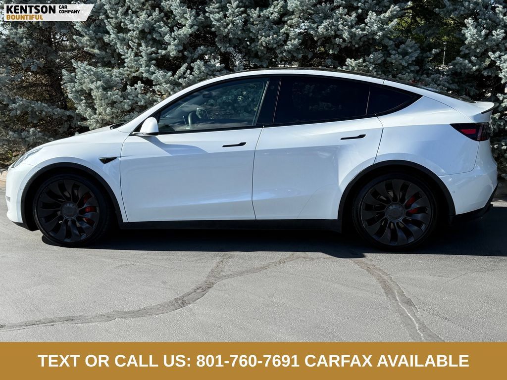 Used 2022 Tesla Model Y Performance AWD/4WD image 3