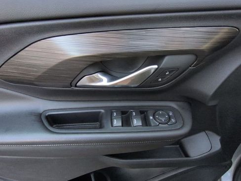 Used 2023 GMC Terrain SLE w/ Driver Convenience Package image 24