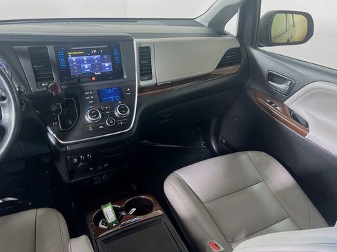Used 2015 Toyota Sienna Limited Premium AWD/4WD image 23
