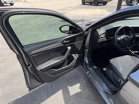 Used 2020 Volkswagen Jetta R-Line w/ R-Line Cold Weather Package FWD image 10