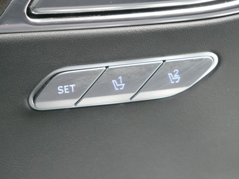 Certified 2025 Genesis GV80 3.5T Prestige image 32