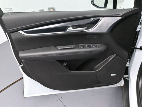 Certified 2025 Cadillac XT5 Premium Luxury image 11