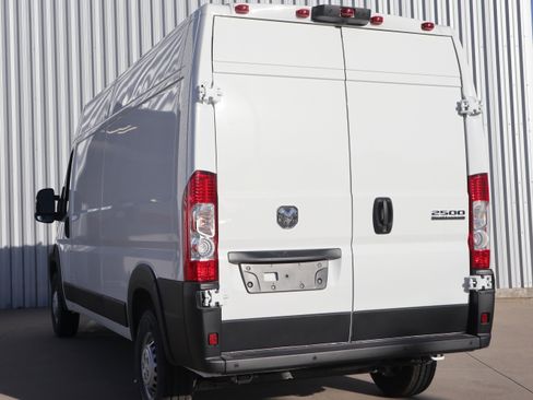 New 2026 RAM ProMaster 2500 w/ Convenience Group image 9