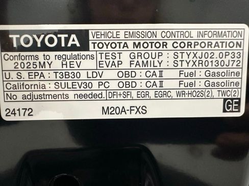 Used 2025 Toyota Prius XLE image 70