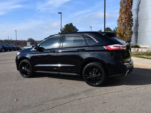 Used 2021 Ford Edge ST w/ Equipment Group 401A image 3