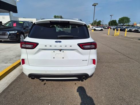 Used 2023 Ford Escape ST-Line w/ Tech Pack #1 AWD/4WD image 8