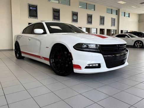 Used 2015 Dodge Charger R/T image 10