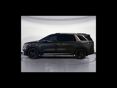Used 2024 Kia Carnival SX Prestige FWD image 3