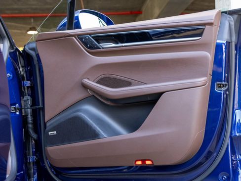 Certified 2025 Porsche Macan 4 Electric image 49