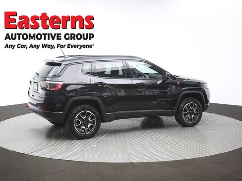 Used 2025 Jeep Compass Trailhawk AWD/4WD image 44