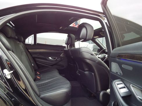 Used 2015 Mercedes-Benz S 550 Sedan w/ Sport Package w/ Sport Package image 25