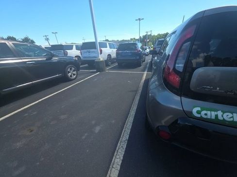 Used 2016 Kia Soul + FWD image 19